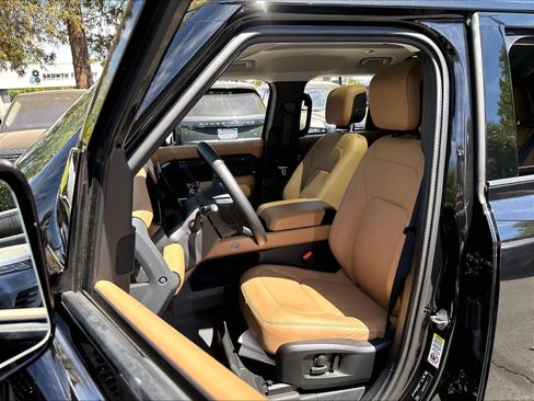 Used 2026 Land Rover Defender 110 X-Dynamic SE AWD/4WD image 28