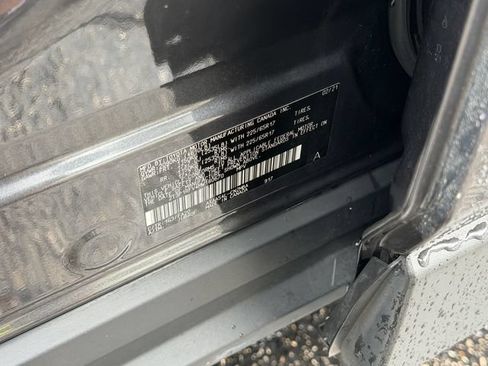 Used 2021 Toyota RAV4 XLE AWD/4WD image 19