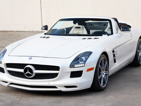 Used 2012 Mercedes-Benz SLS AMG Roadster image 45