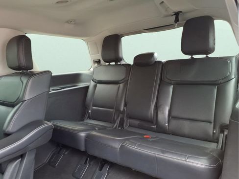 Used 2025 Ford Expedition Platinum AWD/4WD image 12