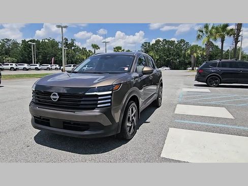 Used 2025 Nissan Kicks SV w/ SV Premium Package FWD image 22