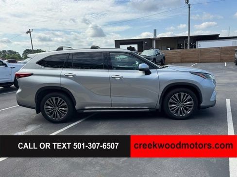 Used 2021 Toyota Highlander Platinum FWD image 7