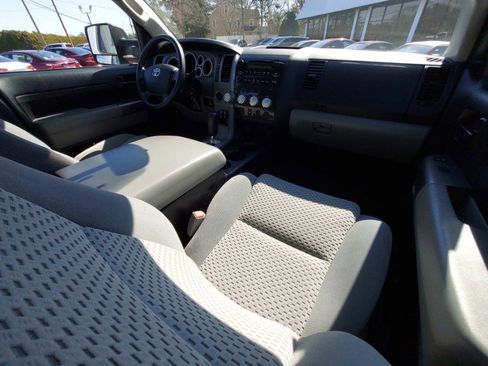 Used 2012 Toyota Tundra 4x4 Double Cab w/ TRD Off-Road Pkg image 11
