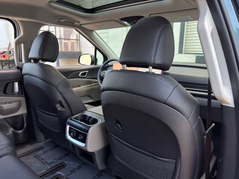 Used 2025 Kia Carnival SX FWD image 45