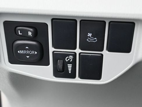 Used 2012 Toyota Prius Three w/ Solar Roof Pkg image 13