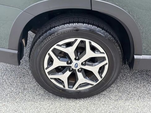 Certified 2024 Subaru Forester Premium AWD/4WD image 17