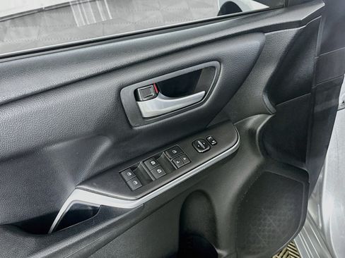 Used 2017 Toyota Camry SE FWD image 15