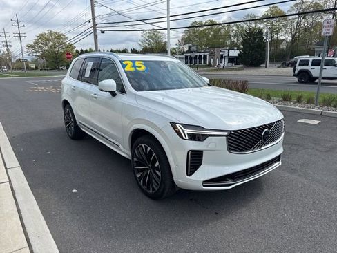 Used 2025 Volvo XC90 B6 Plus AWD/4WD image 6