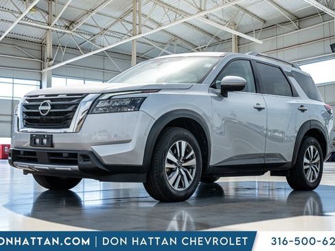 Used 2025 Nissan Pathfinder SL FWD image 1