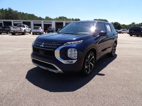 Used 2024 Mitsubishi Outlander SE Black Edition AWD/4WD image 4