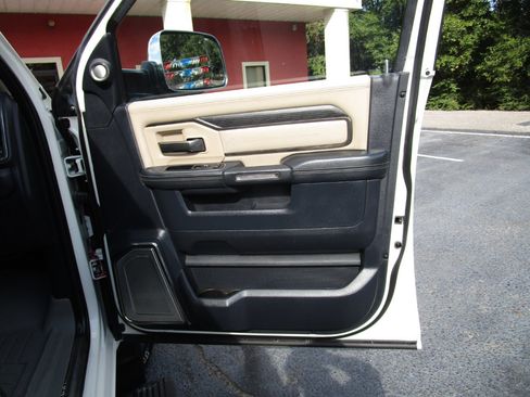 Used 2019 RAM 2500 Limited image 35