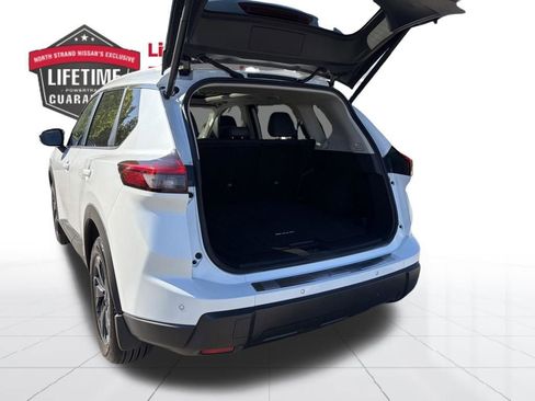 Used 2024 Nissan Rogue SV w/ SV Premium Package AWD/4WD image 3