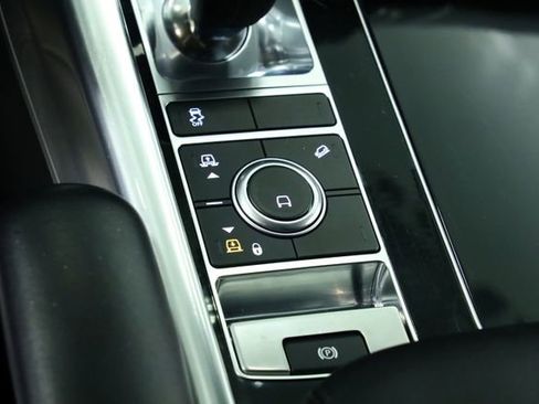 Used 2020 Land Rover Range Rover Sport HSE image 25