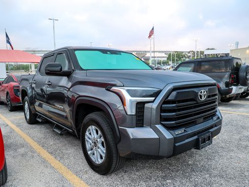 Used 2023 Toyota Tundra SR5 w/ SR5 Premium Package image 6