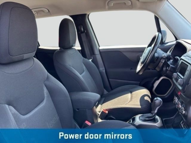 Used 2016 Jeep Renegade Latitude FWD image 12