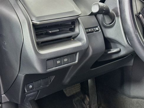 Used 2024 Toyota Prius LE FWD image 17