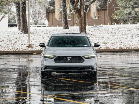 Used 2024 Honda Accord Sport image 2