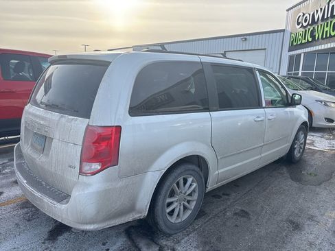 Used 2015 Dodge Grand Caravan SXT image 8