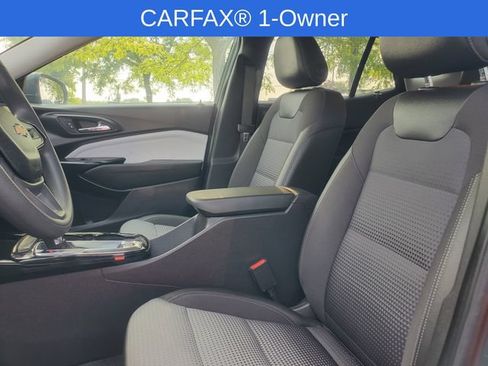 Used 2025 Chevrolet Trax LT FWD image 6