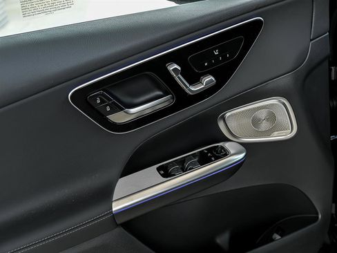 New 2025 Mercedes-Benz GLC 350e 4MATIC image 7