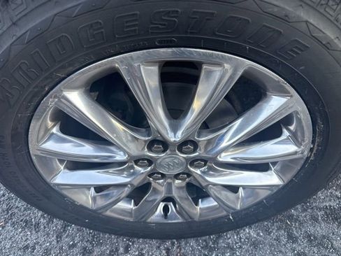 Used 2020 Buick Enclave Premium w/ Sun and Sites Package image 4