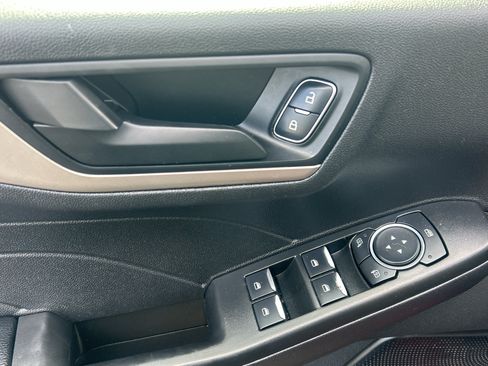 Used 2022 Ford Escape SE w/ SE Sport Appearance Package AWD/4WD image 15