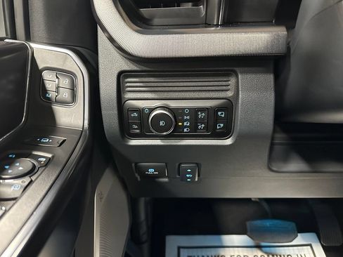 Used 2026 Ford F250 Platinum AWD/4WD image 17