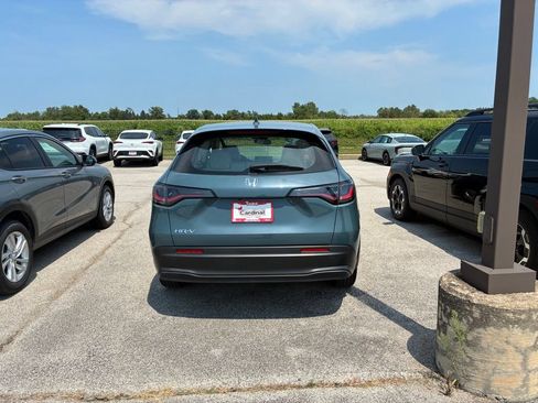 Used 2025 Honda HR-V LX image 6