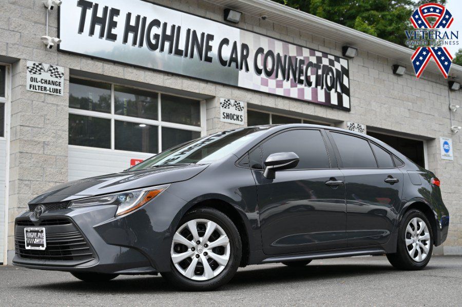 Used 2024 Toyota Corolla LE FWD image 1