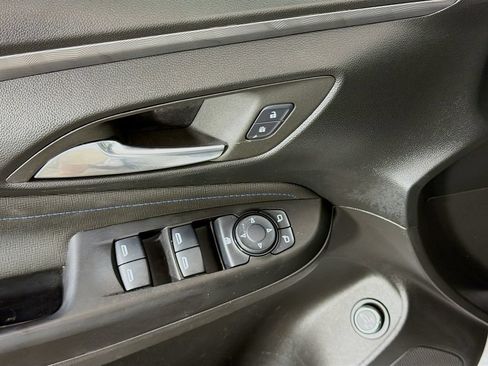 Used 2024 Buick Envista Sport Touring w/ Convenience I Package FWD image 20