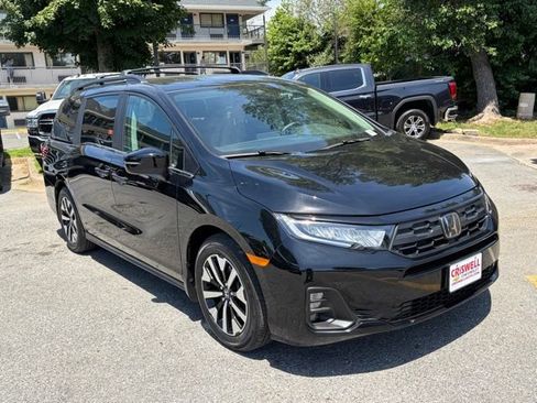 Used 2025 Honda Odyssey EX-L image 2