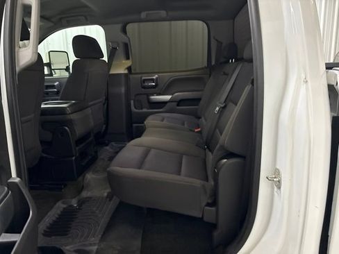 Used 2018 Chevrolet Silverado 1500 LT w/ True North Edition AWD/4WD image 8