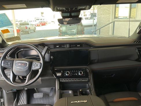 Used 2024 GMC Sierra 2500 AT4 w/ AT4 Premium Plus Package image 8