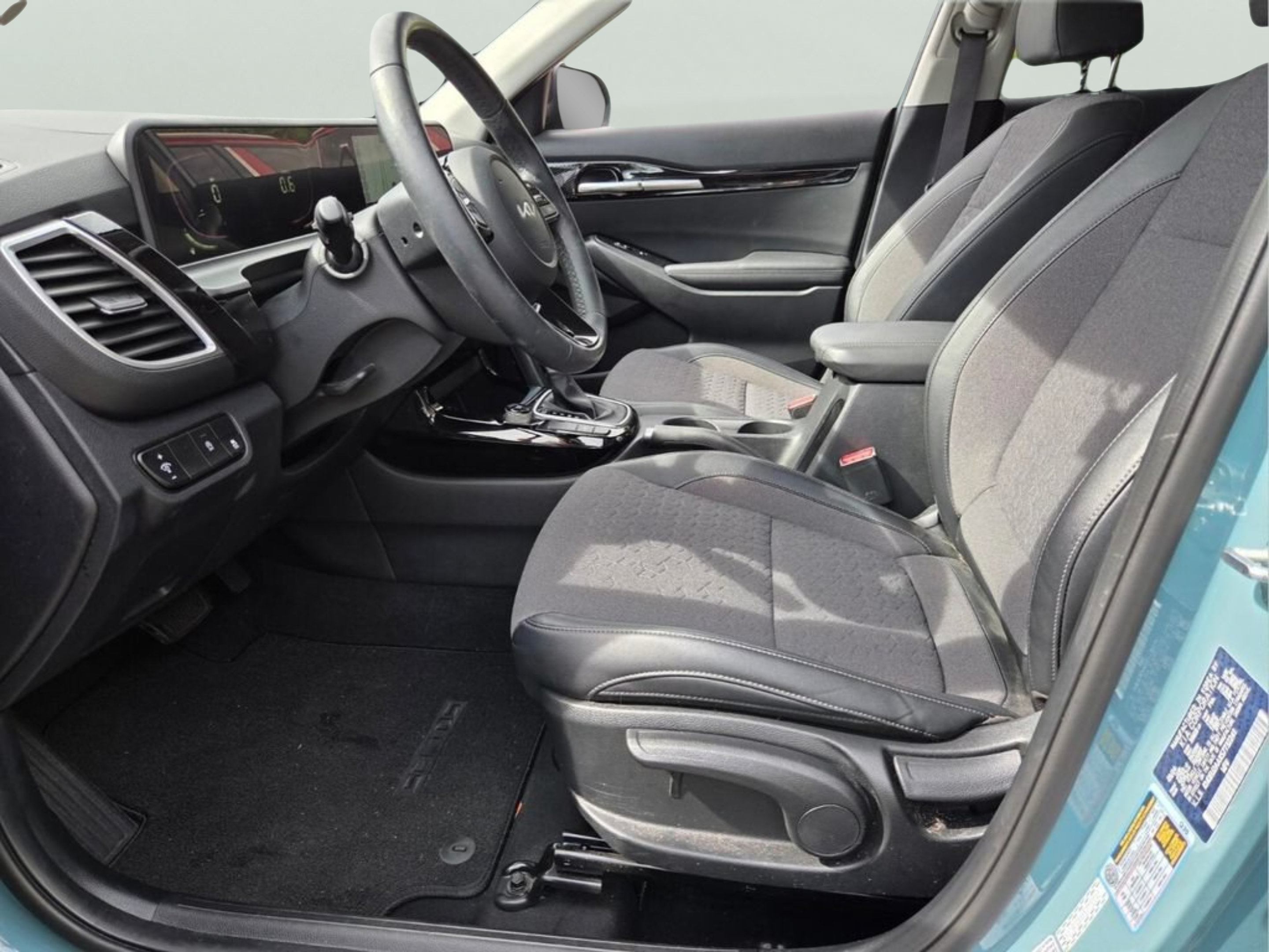 Certified 2025 Kia Seltos S FWD image 9