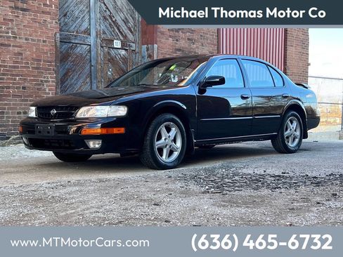 Used 1998 Nissan Maxima SE image 1