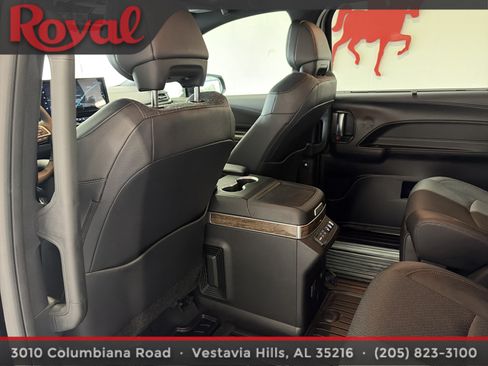 Used 2026 Toyota Sienna Platinum AWD/4WD image 20