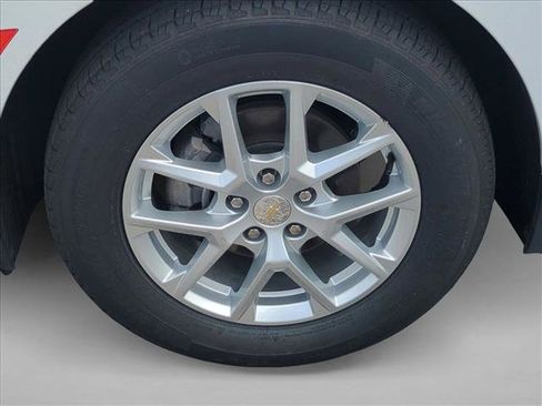 Certified 2024 Chevrolet Equinox LT FWD image 23