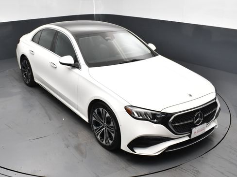 Used 2025 Mercedes-Benz E 350 4MATIC Sedan image 20