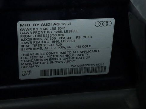 Used 2024 Audi Q4 e-tron Premium w/ Convenience Package image 20