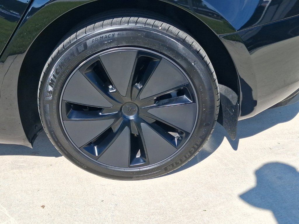 Used 2024 Tesla Model 3 Standard Range RWD image 4