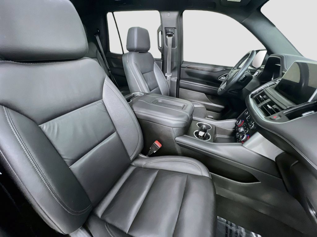 Certified 2022 Chevrolet Tahoe Z71 w/ Luxury Package AWD/4WD image 33