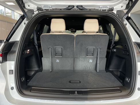 Used 2025 Jeep Grand Cherokee L Limited w/ Black Appearance Package image 34