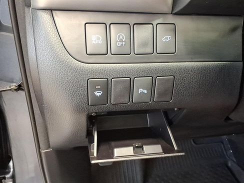 Used 2018 Toyota Highlander Limited V6 w/ 3rd Row AWD/4WD image 10
