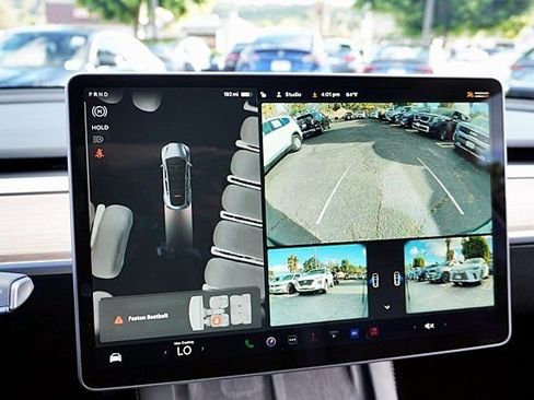 Used 2023 Tesla Model Y 2WD image 32