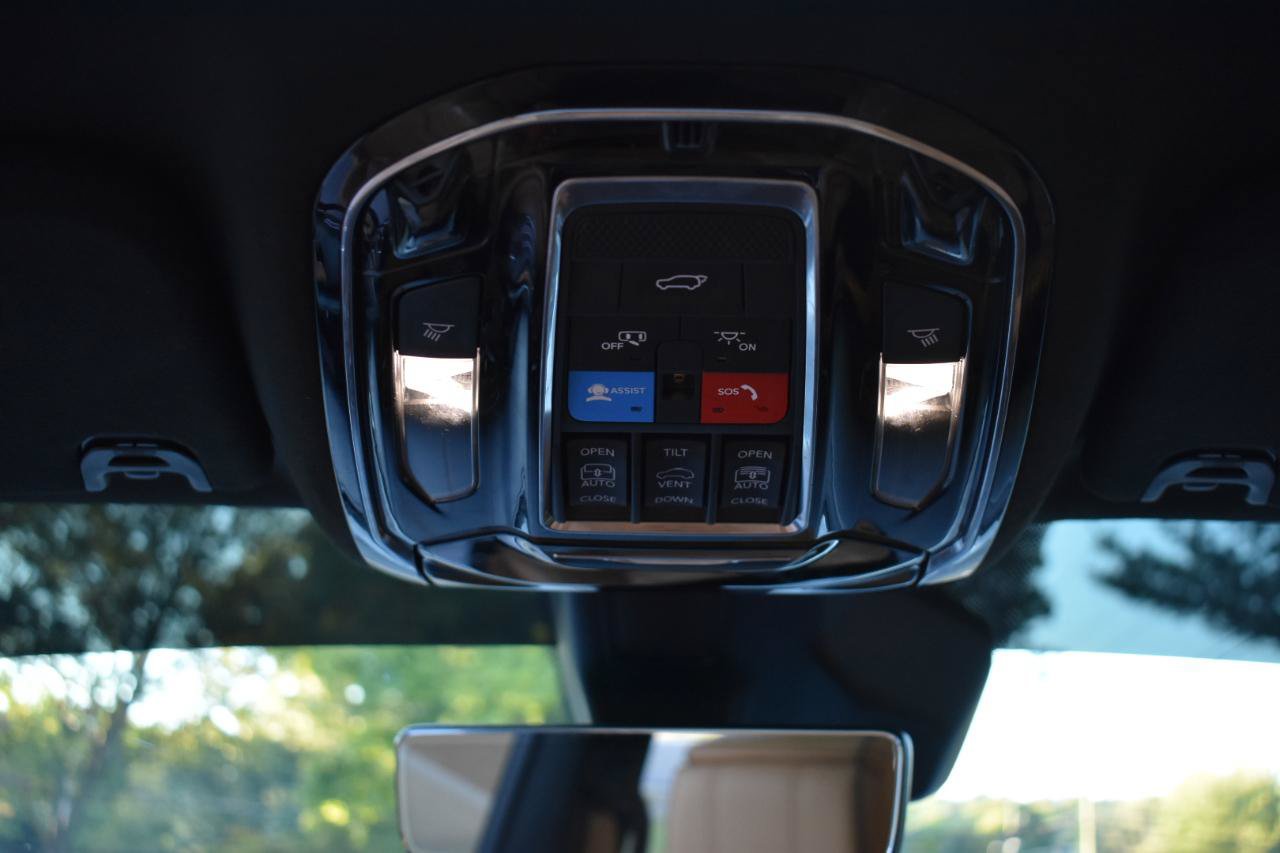 Used 2023 Jeep Grand Wagoneer L Series III w/ Rear Seat Video Group 1 AWD/4WD image 32
