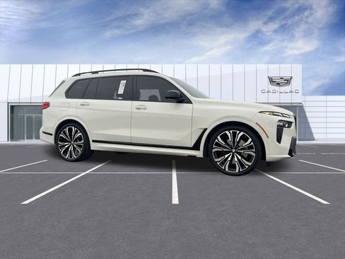 Used 2023 BMW X7 M60i image 1