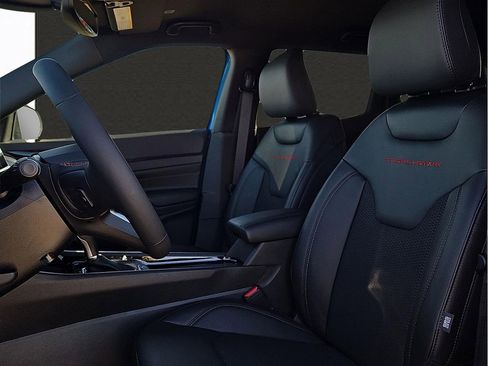 New 2026 Jeep Compass Trailhawk image 12