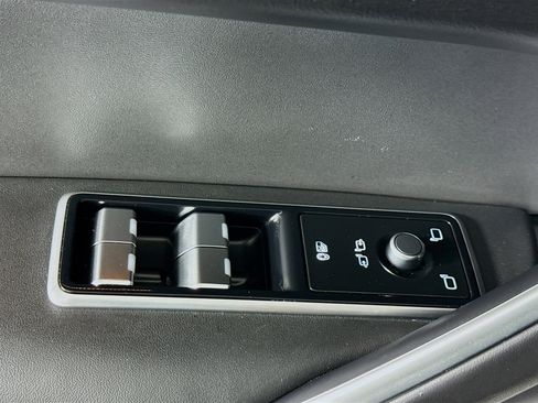 Used 2025 Jaguar F-PACE R-Dynamic S image 24