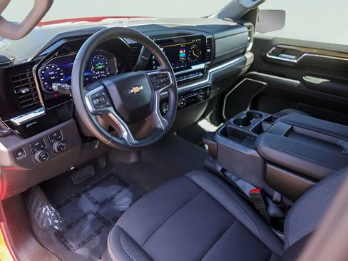 Used 2024 Chevrolet Silverado 1500 LT AWD/4WD image 13