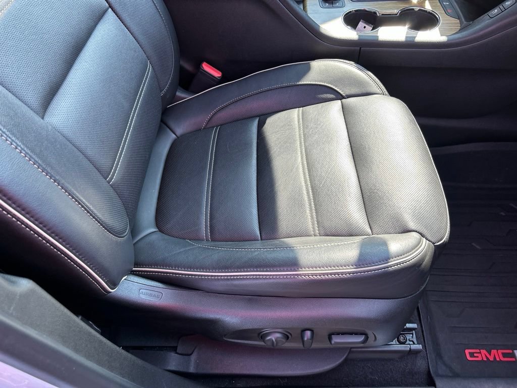Used 2019 GMC Acadia Denali w/ Technology Package AWD/4WD image 46